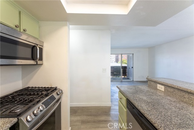 327 Chestnut Avenue, Long Beach CA: https://media.crmls.org/medias/3c07ddd0-59b5-4c65-bfb1-07ca2e099415.jpg