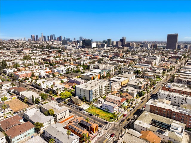 101 S. MARIPOSA AVE, Los Angeles CA: https://media.crmls.org/medias/3c08982c-d7d7-4b27-b743-64e5b7547467.jpg