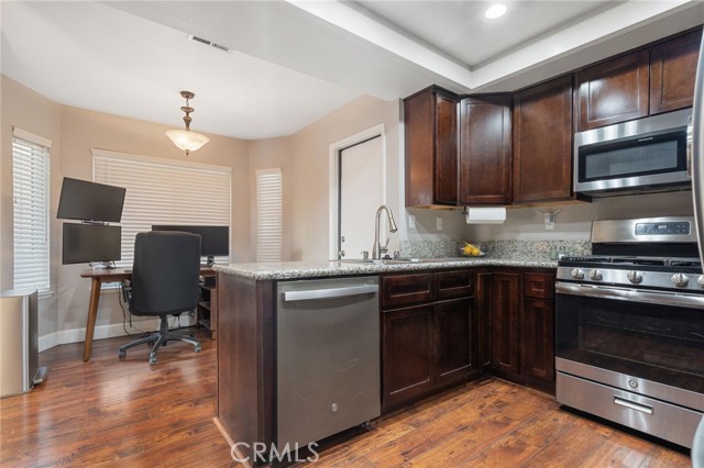 Detail Gallery Image 13 of 29 For 28966 Shadow Creek, Highland,  CA 92346 - 2 Beds | 2 Baths