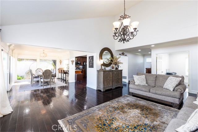 24652 Caverna, Mission Viejo CA: https://media.crmls.org/medias/3c098a84-0811-4efc-9f1c-640d76af07fd.jpg