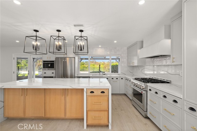 Detail Gallery Image 9 of 39 For 24362 via Santa Clara, Mission Viejo,  CA 92692 - 4 Beds | 3/1 Baths