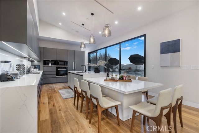 Detail Gallery Image 6 of 47 For 18296 Karen Dr, Tarzana,  CA 91356 - 5 Beds | 6 Baths