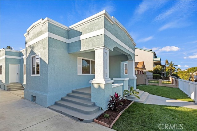 Detail Gallery Image 6 of 61 For 1435 Pine Ave, Long Beach,  CA 90813 - 5 Beds | 4 Baths