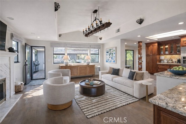 Detail Gallery Image 2 of 36 For 33795 Diana Dr, Dana Point,  CA 92629 - 5 Beds | 3 Baths