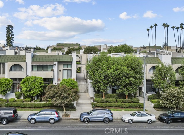 Detail Gallery Image 2 of 50 For 5305 White Oak Ave #K,  Encino,  CA 91316 - 3 Beds | 3 Baths