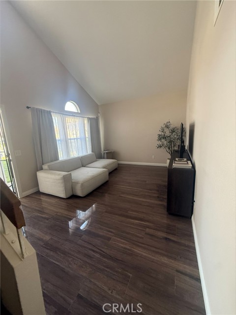 Detail Gallery Image 4 of 17 For 377 Aurora, Perris,  CA 92571 - 4 Beds | 2/1 Baths