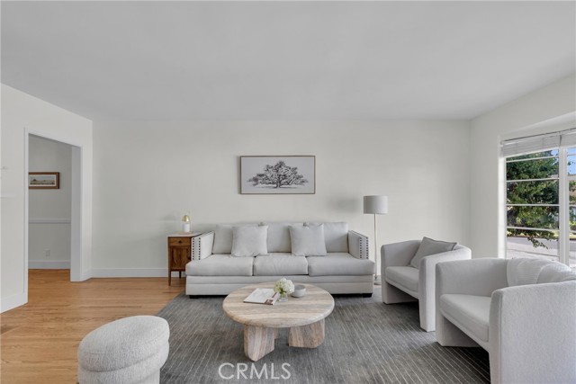 5248 Parkglen Avenue, Los Angeles CA: https://media.crmls.org/medias/3c0c38ac-8661-4262-9990-34d494ab4a51.jpg