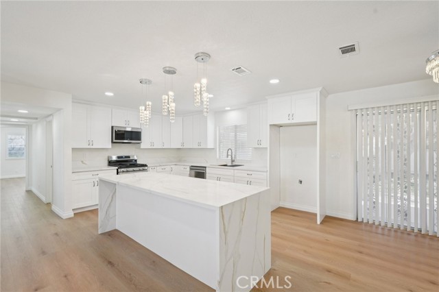 Detail Gallery Image 12 of 35 For 7829 Chase Ave, Hesperia,  CA 92345 - 5 Beds | 3 Baths