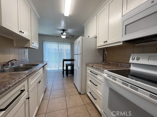 Image 6 of 14 For 4723 Jackson Street 36