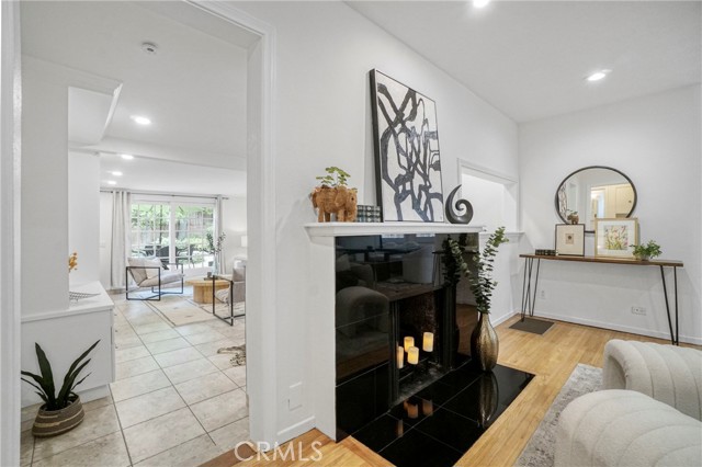 4299 Bakman Avenue, Studio City CA: https://media.crmls.org/medias/3c0cb638-96b8-4f50-887a-56c37a9d0b67.jpg