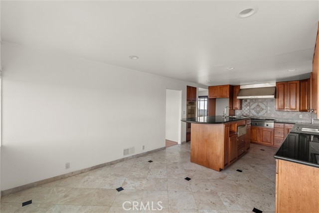 7206 Crest Road, Rancho Palos Verdes CA: https://media.crmls.org/medias/3c0d99df-230f-4b68-ae7b-4dd898bf0928.jpg