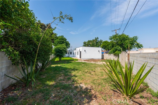 11431 Lee Lane, El Monte CA: https://media.crmls.org/medias/3c0dccaa-a0ce-432a-90b2-8d90c2974594.jpg