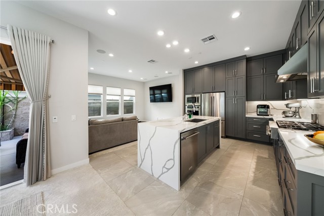 Detail Gallery Image 7 of 45 For 160 Tivoli, Lake Forest,  CA 92630 - 4 Beds | 4/1 Baths