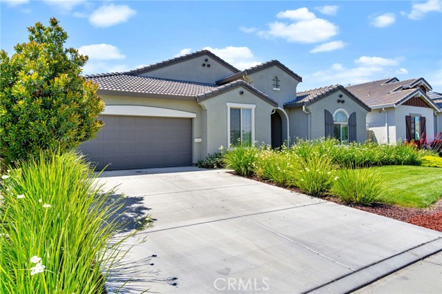 Detail Gallery Image 2 of 36 For 281 Emperor Way, Fresno,  CA 93618 - 3 Beds | 2 Baths