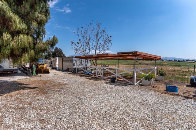 37701 Hesse Road, Cherry Valley CA: https://media.crmls.org/medias/3c0f1fd7-e907-4a1d-8c15-9dee37d00a88.jpg