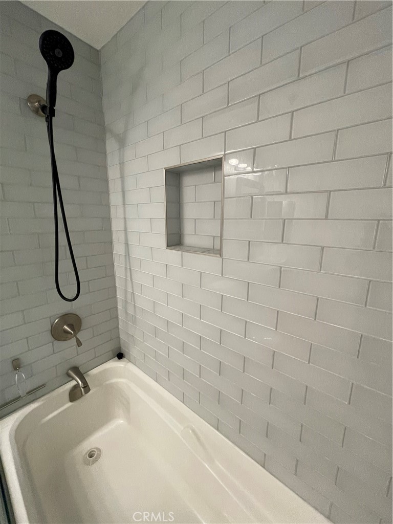 https://media.crmls.org/medias/3c0fc3c7-29d1-4e71-bda8-600d3a3a0c36.jpg?preset=X-Large