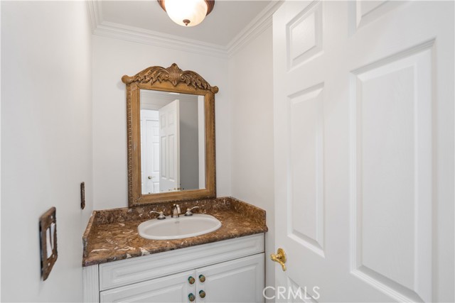 Detail Gallery Image 18 of 39 For 23172 Gainford St, Woodland Hills,  CA 91364 - 3 Beds | 2/1 Baths