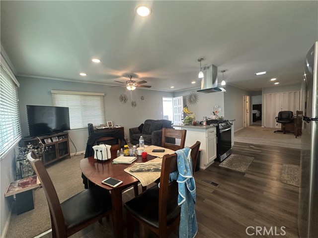Detail Gallery Image 2 of 23 For 525 N Gilbert St #151,  Anaheim,  CA 92801 - 2 Beds | 2 Baths