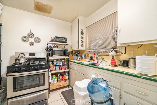 903 N Eleanor Street, Pomona CA: https://media.crmls.org/medias/3c116da0-a85e-4e90-826c-0170d67e8256.jpg