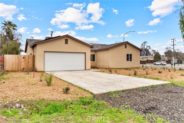 Detail Gallery Image 3 of 28 For 5195 E Madison Ave, Fresno,  CA 93727 - 5 Beds | 3 Baths