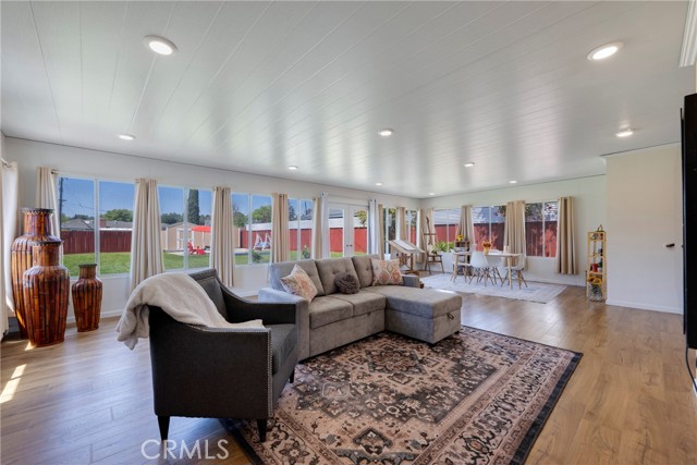 Image 16 of 63 For 1519 Victoria