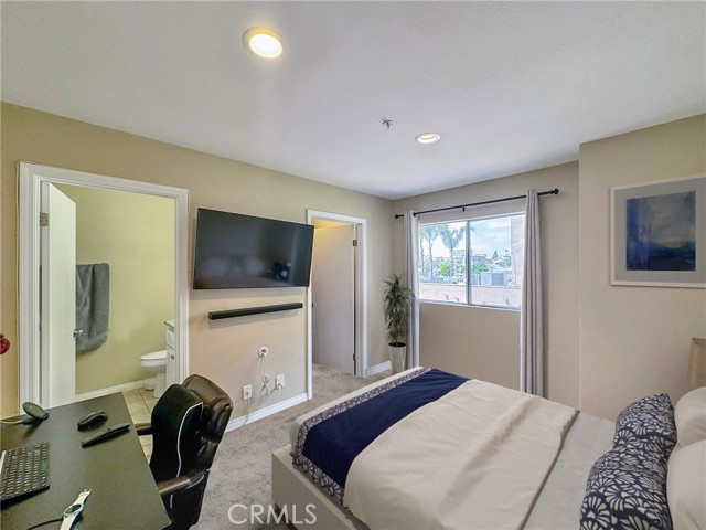 Detail Gallery Image 5 of 12 For 450 E 4th St #236,  Santa Ana,  CA 92701 - 2 Beds | 2 Baths