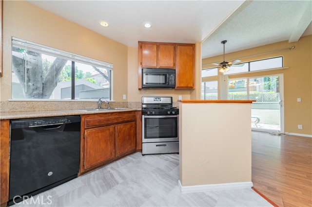 45 Willowcrest Lane, Pomona CA: https://media.crmls.org/medias/3c136c1c-3191-4e60-b711-e04deeeee67c.jpg