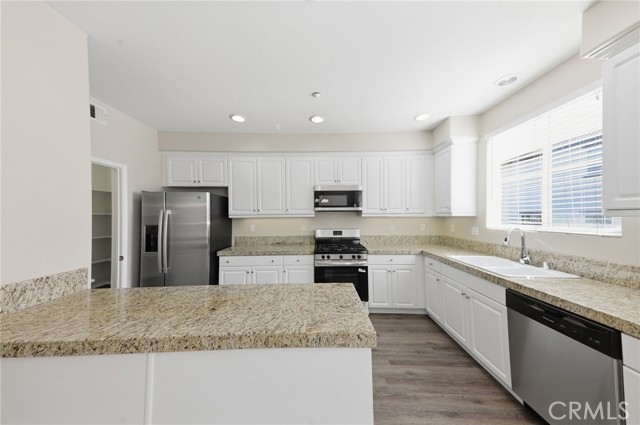 Detail Gallery Image 11 of 39 For 33540 Willow Haven, Murrieta,  CA 92563 - 3 Beds | 2/1 Baths