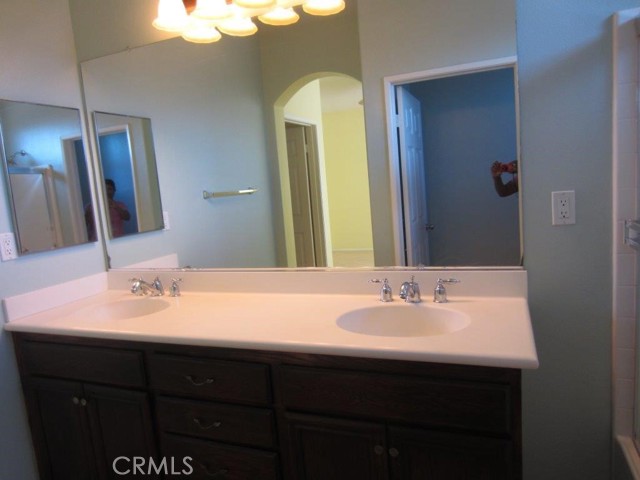 1751 Watercrest Way, Simi Valley CA: https://media.crmls.org/medias/3c14ab26-5bd1-4dd0-ada1-fac6d91bfacb.jpg