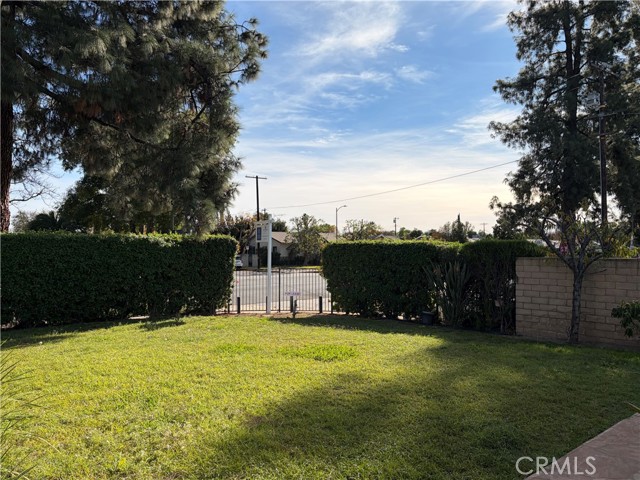 Detail Gallery Image 7 of 8 For 7101 Fallbrook Ave, West Hills,  CA 91307 - 3 Beds | 2 Baths