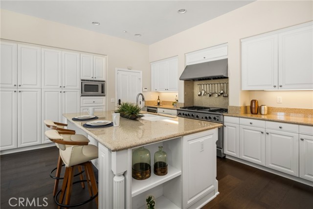 21270 Elda Cir, Huntington Beach CA: https://media.crmls.org/medias/3c154cd1-2539-4cb0-8aee-f4f7463afc6d.jpg