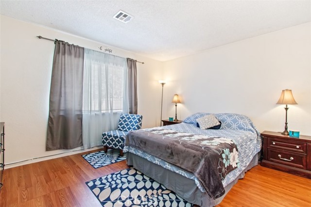 Detail Gallery Image 3 of 4 For 44605 Gillan Ave, Lancaster,  CA 93535 - 3 Beds | 2 Baths