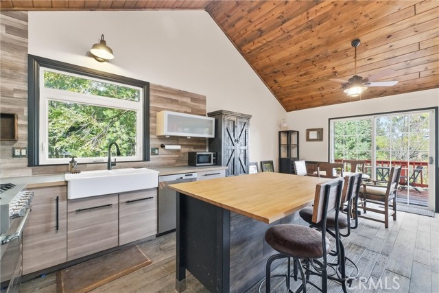 Detail Gallery Image 16 of 46 For 26355 Walnut Hills Dr Aka 276 Augusta Court, Lake Arrowhead,  CA 92352 - 3 Beds | 2/1 Baths