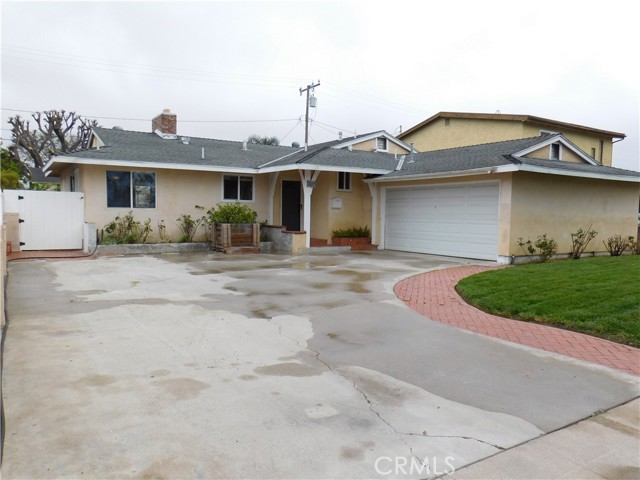 Detail Gallery Image 5 of 56 For 2669 W Russell Ave, Anaheim,  CA 92801 - 3 Beds | 2 Baths