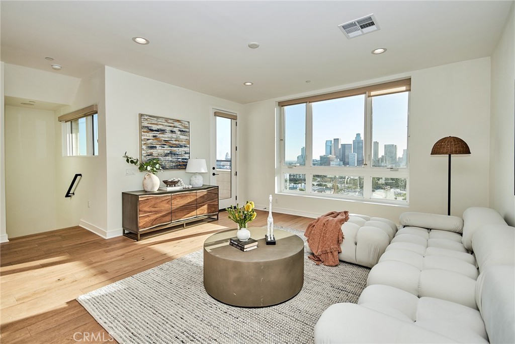 3C17B9F0 2A71 4D4E 8Cce Dd7C0800D482 1050 N Joels Place, Los Angeles, Ca 90012 &Lt;Span Style='BackgroundColor:transparent;Padding:0Px;'&Gt; &Lt;Small&Gt; &Lt;I&Gt; &Lt;/I&Gt; &Lt;/Small&Gt;&Lt;/Span&Gt;