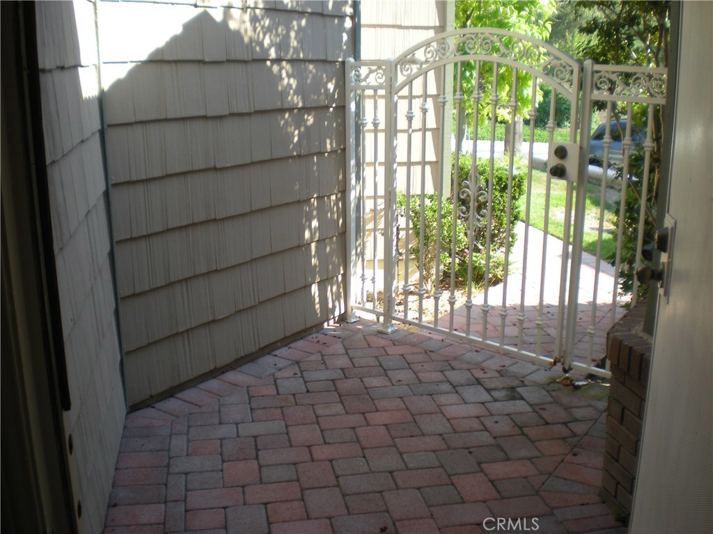 MLS #OC25121831 img 6