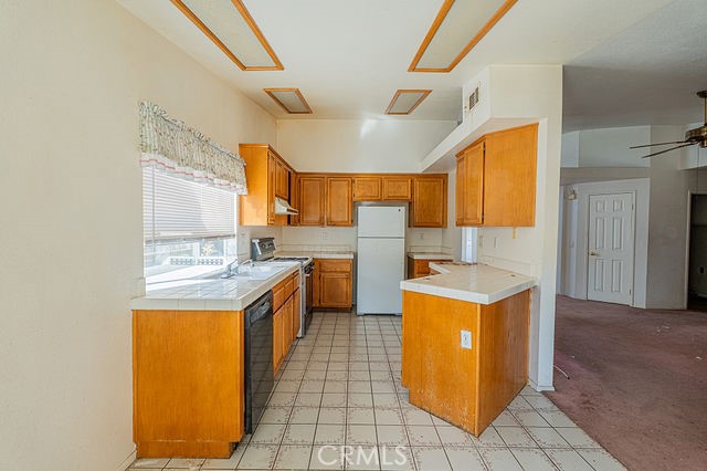2121 Begonia Court, Hemet CA: https://media.crmls.org/medias/3c197004-3641-410d-a6a8-7a430872cb0b.jpg