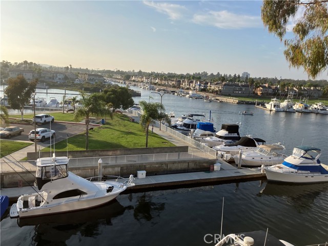 5327 Marina Pacifica N Drive, Long Beach CA: https://media.crmls.org/medias/3c19bcef-09ac-406e-89ac-db8bfba45840.jpg