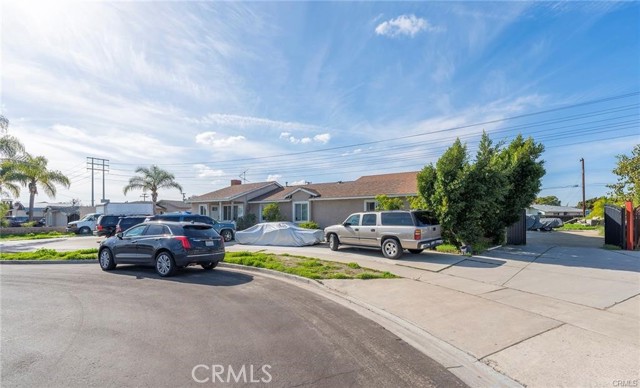 11421 Mac Street, Garden Grove, California 92841, 9 Bedrooms Bedrooms, ,6 BathroomsBathrooms,Residential,For Sale,11421 Mac Street,CRPW25008448