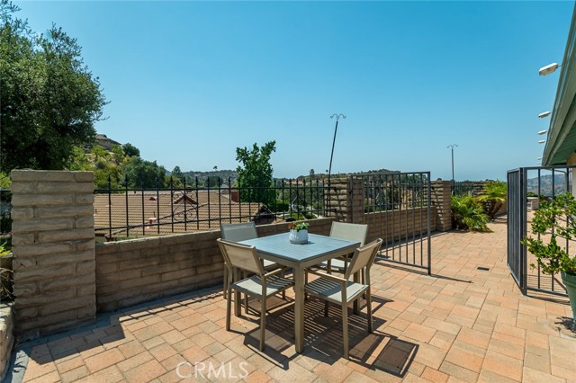 Detail Gallery Image 30 of 38 For 2251 El Arbolita Dr, Glendale,  CA 91208 - 2 Beds | 2 Baths