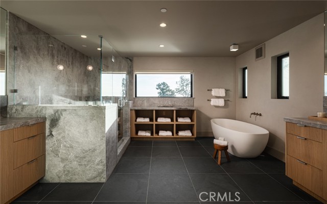 Detail Gallery Image 29 of 57 For 2212 Cliff Dr, Newport Beach,  CA 92663 - 5 Beds | 5/1 Baths