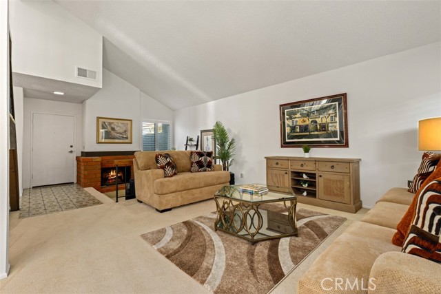 Detail Gallery Image 11 of 44 For 27 Atlanta, Irvine,  CA 92620 - 4 Beds | 2/1 Baths