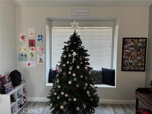 Detail Gallery Image 4 of 23 For 40060 Milkwood Lane, Murrieta,  CA 92562 - 4 Beds | 2/1 Baths