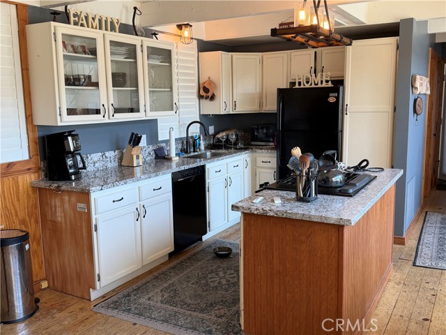 27647 Matterhorn Drive, Lake Arrowhead, CA 92352