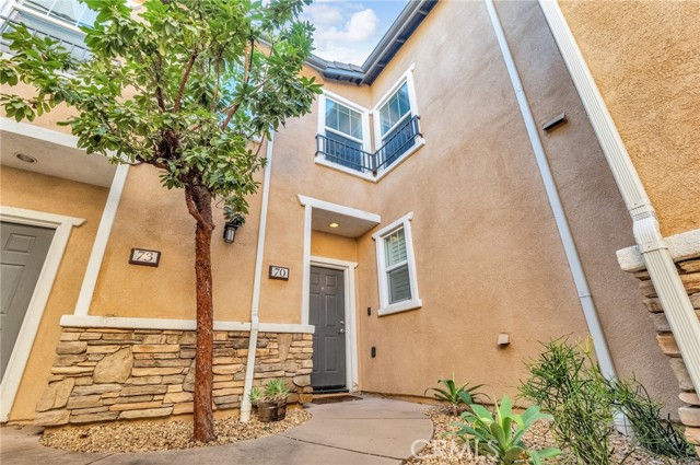 16710 Nicklaus Drive, Sylmar CA: https://media.crmls.org/medias/3c1c8736-5753-41d2-b372-8efd1629021b.jpg