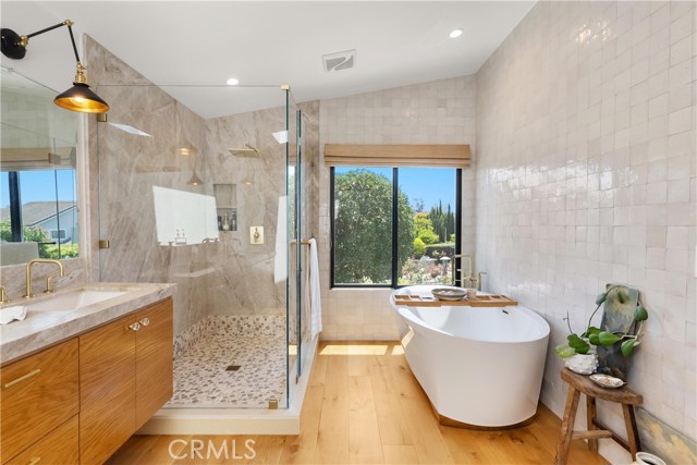 20 Whistling Isle, Irvine CA: https://media.crmls.org/medias/3c1d4251-4e4b-4325-a1de-4c09271fc346.jpg
