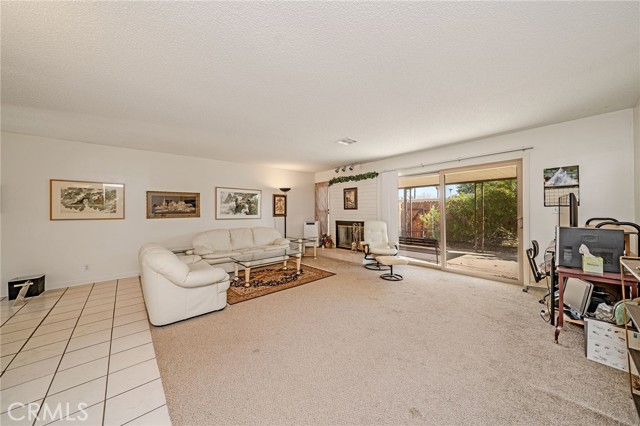 Detail Gallery Image 3 of 27 For 2251 Camilar, Camarillo,  CA 93010 - 2 Beds | 2 Baths