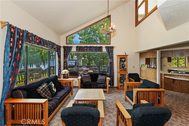 488 Lakeview Court, Big Bear Lake CA: https://media.crmls.org/medias/3c1e4f07-950f-4c82-a215-55c21a22df21.jpg