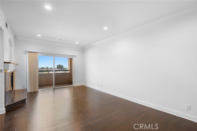 540 E Angeleno Avenue, Burbank CA: https://media.crmls.org/medias/3c1ec187-fc22-4155-be3a-d7987787efd6.jpg