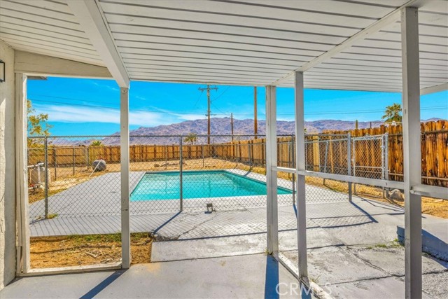 73461 El Paseo Drive, 29 Palms CA: https://media.crmls.org/medias/3c1eef89-fe34-4aba-952a-3fc55e08e34f.jpg